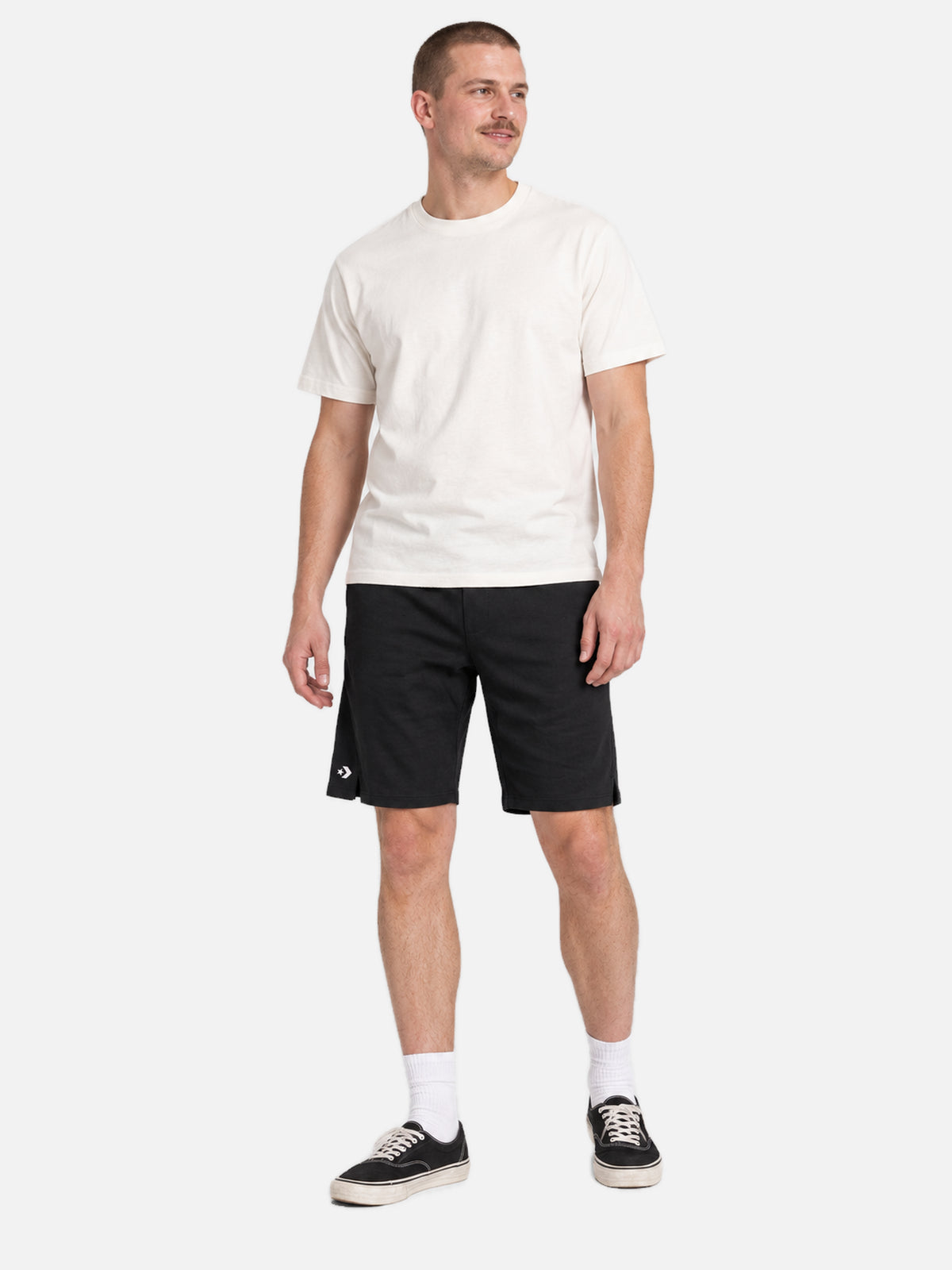Short Converse Basic Negro — vista principal