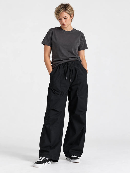 Pantalon Mujer Converse Parachute Negro — vista principal