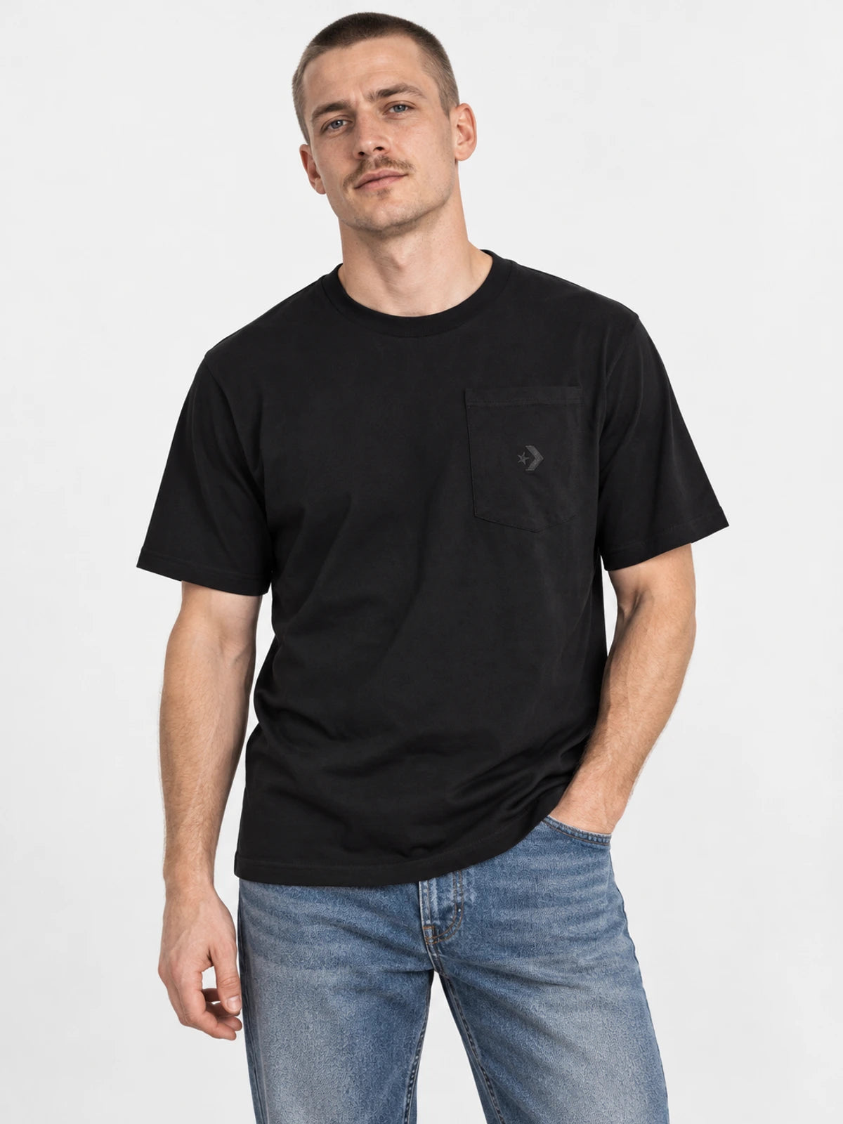 Remera Converse Chevron Pocket Negro — vista principal